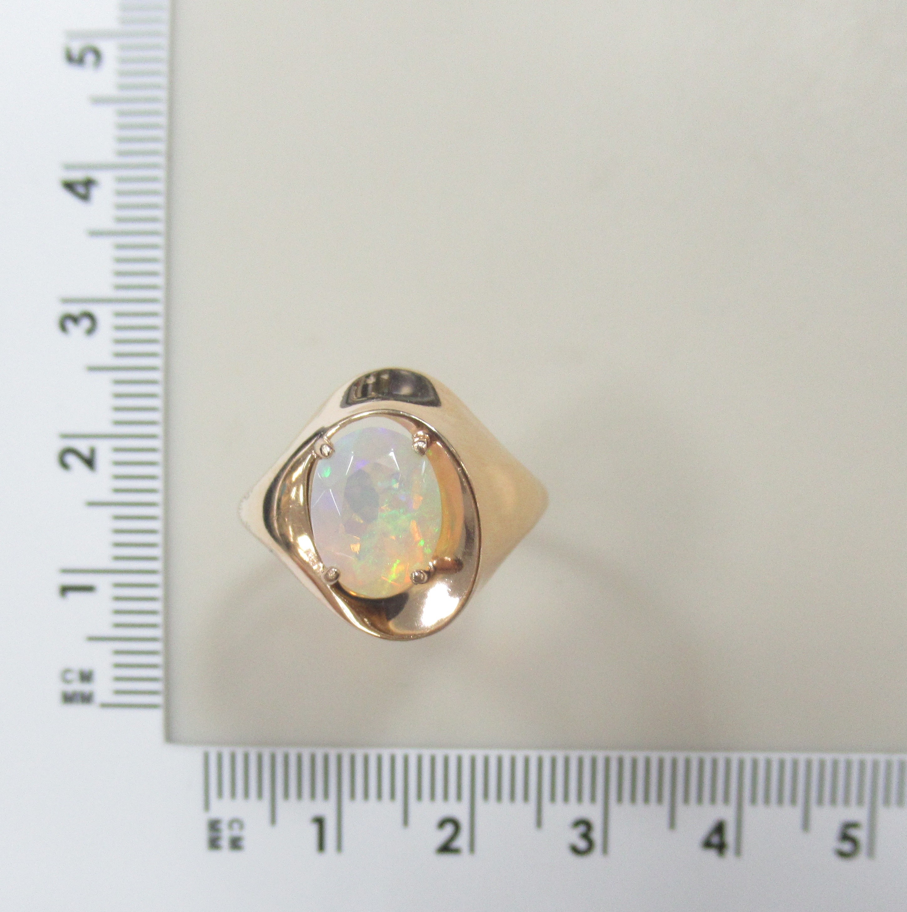 Серебряное кольцо с опалом